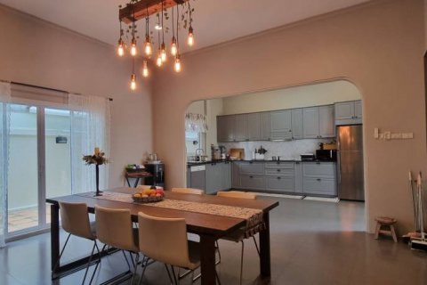 Chalet de 5 dormitorios en Pattaya, Tailandia № 132761 - foto 8