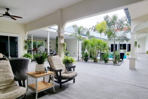 Villa in Pattaya, Thailand 5 Schlafzimmer № 132761