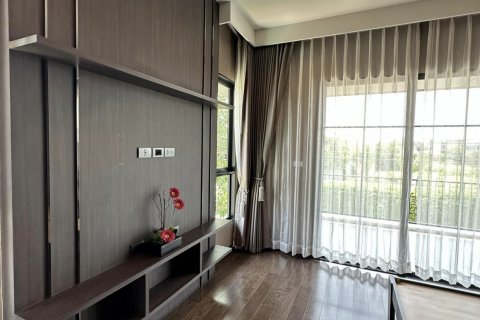 Casa de 4 dormitorios en Bangkok, Tailandia № 82896 - foto 8
