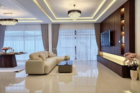 Chalet de 3 dormitorios en Pattaya, Tailandia № 144246 - foto 5