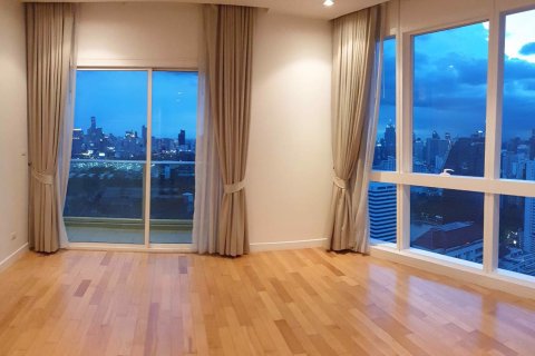 Off-Plan Millennium Residence in Bangkok, Thailand № 36648 - Foto 2