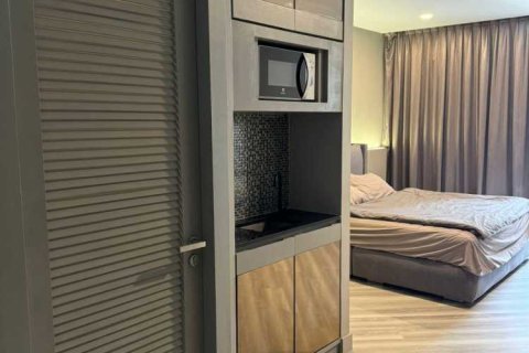 Estudio en el condominio en Bang Tao, Tailandia № 120959 - foto 2