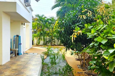 House in Pattaya, Thailand 4 bedrooms № 100740 - photo 24