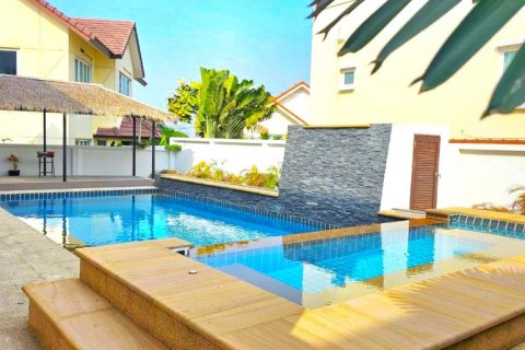 House in Pattaya, Thailand 4 bedrooms № 100740 - photo 5