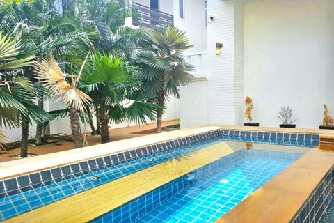 House in Pattaya, Thailand 4 bedrooms № 100740 - photo 4