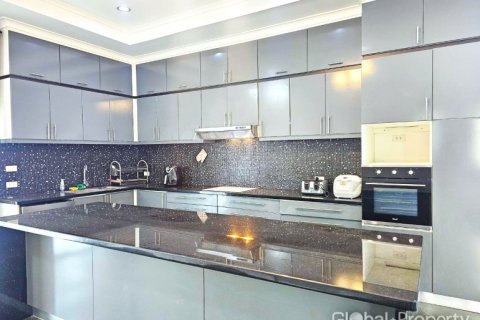 House in Pattaya, Thailand 4 bedrooms № 100740 - photo 10