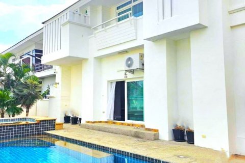 House in Pattaya, Thailand 4 bedrooms № 100740 - photo 3