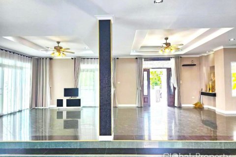 House in Pattaya, Thailand 4 bedrooms № 100740 - photo 9