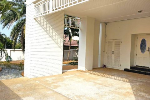 House in Pattaya, Thailand 4 bedrooms № 100740 - photo 28