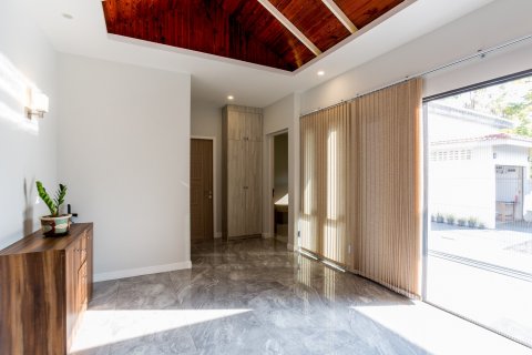 Casa de 4 dormitorios en Hua Hin, Tailandia № 125303 - foto 9