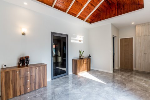 Casa de 4 dormitorios en Hua Hin, Tailandia № 125303 - foto 10