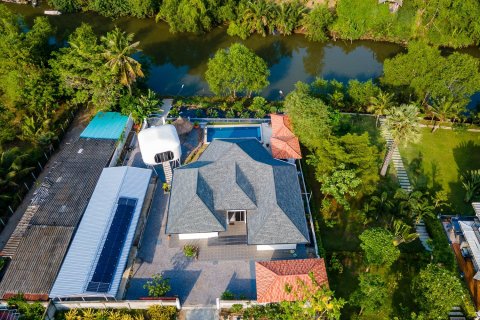 Casa de 4 dormitorios en Hua Hin, Tailandia № 125303