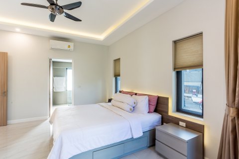 Casa de 4 dormitorios en Hua Hin, Tailandia № 125303 - foto 15