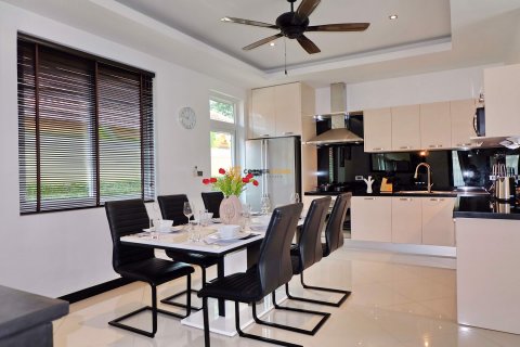 Estudio en Pattaya, Tailandia № 132181 - foto 11