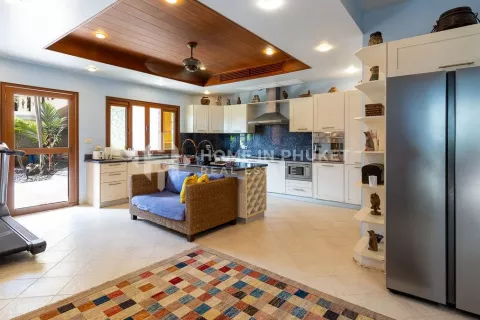 Casa de 4 dormitorios en Phuket, Tailandia № 131589 - foto 8