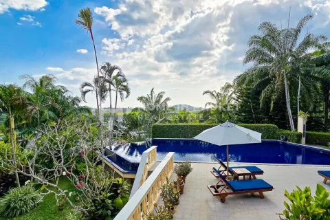 Casa de 4 dormitorios en Phuket, Tailandia № 131589 - foto 26