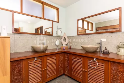 Casa de 4 dormitorios en Phuket, Tailandia № 131589 - foto 17
