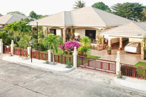 Chalet de 3 dormitorios en Cha-am, Tailandia № 132485 - foto 4