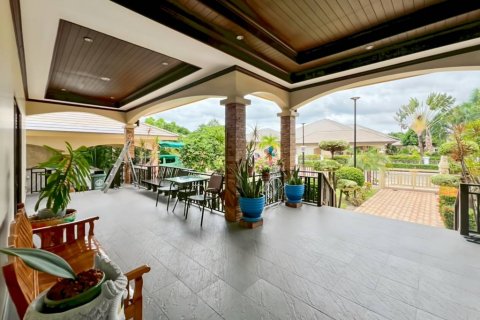 Chalet de 3 dormitorios en Cha-am, Tailandia № 132485 - foto 10