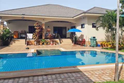 Chalet de 3 dormitorios en Cha-am, Tailandia № 132485 - foto 3