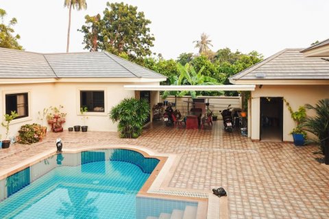 Chalet de 3 dormitorios en Cha-am, Tailandia № 132485 - foto 6