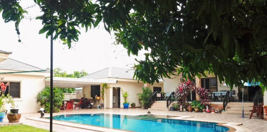 Chalet de 3 dormitorios en Cha-am, Tailandia № 132485