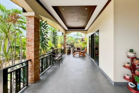 Chalet de 3 dormitorios en Cha-am, Tailandia № 132485 - foto 8