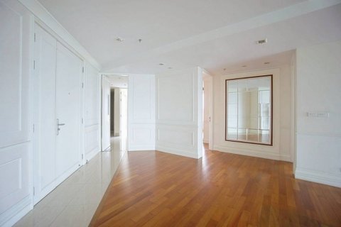 Condominio de 3 dormitorios en Bangkok, Tailandia № 132407 - foto 2