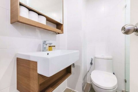 Condominio de 1 dormitorio en Khlong Toei, Bangkok, Tailandia № 76638 - foto 5