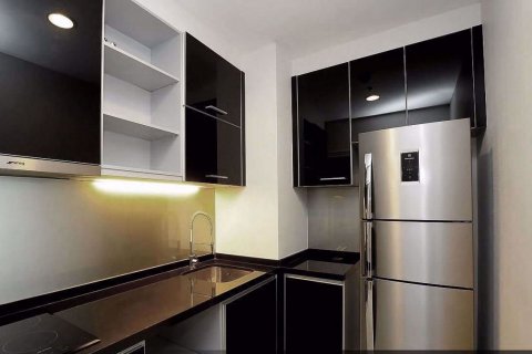 Condominio de 1 dormitorio en Khlong Toei, Bangkok, Tailandia № 76640 - foto 4