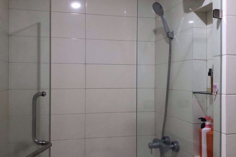 Condominio de 1 dormitorio en Huai Khwang, Bangkok, Tailandia № 76643 - foto 4