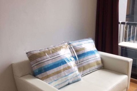 Condominio de 1 dormitorio en Bang Rak, Bangkok, Tailandia № 76639 - foto 2
