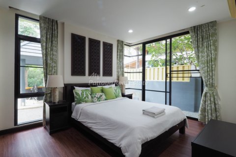 Casa de 4 dormitorios en Bang Lamung, Tailandia № 123437 - foto 15
