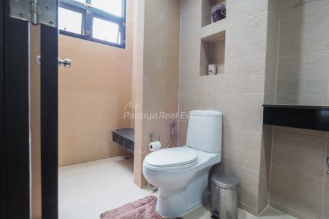 Casa de 4 dormitorios en Bang Lamung, Tailandia № 123437 - foto 10