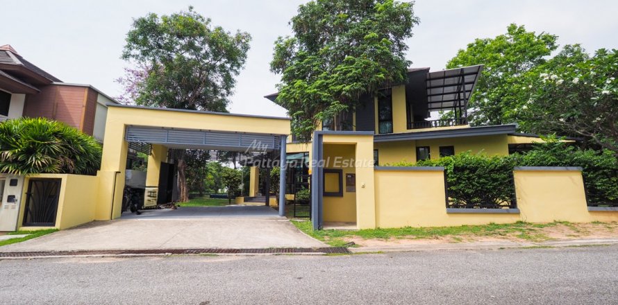 Casa de 4 dormitorios en Bang Lamung, Tailandia № 123437