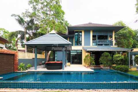 Casa de 4 dormitorios en Bang Lamung, Tailandia № 123437 - foto 2