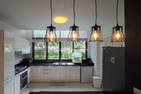 Casa de 4 dormitorios en Bang Lamung, Tailandia № 123437 - foto 6