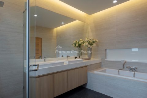 Casa de 3 dormitorios en Bang Lamung, Tailandia № 123436 - foto 12